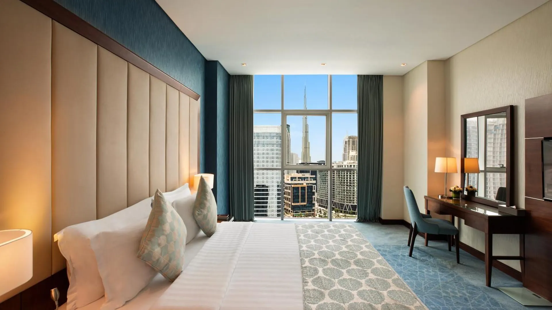 Royal Continental Suites Business Bay Dubai Aparthotel